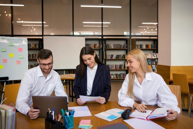 Algumas empresas também oferecem estágios não remunerados ou voluntários