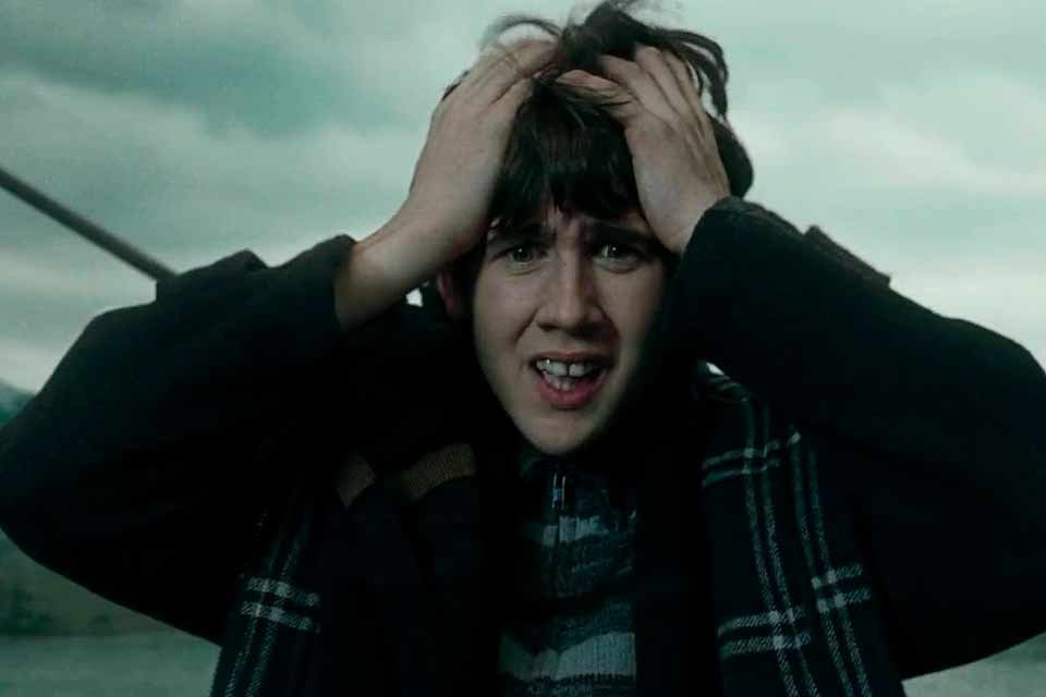 Neville usava a varinha errada?