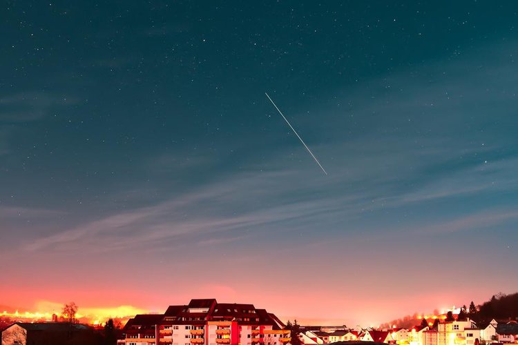 Com diversos satélites em orbita, Starlink oferece sinal de internet via satélite em diversas partes do mundo.