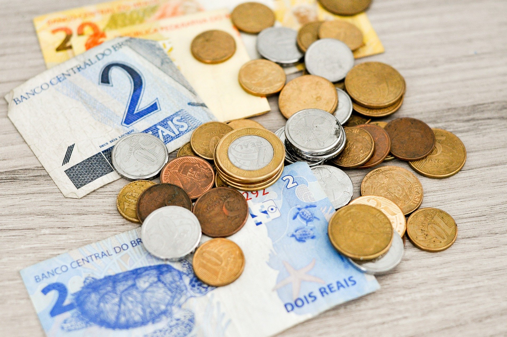 O salário mínimo no Brasil, até então, dever ser de R$ 1.302