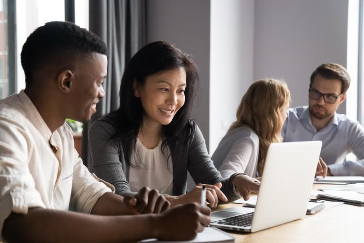 O programa Jovem Aprendiz profissionaliza o estudante