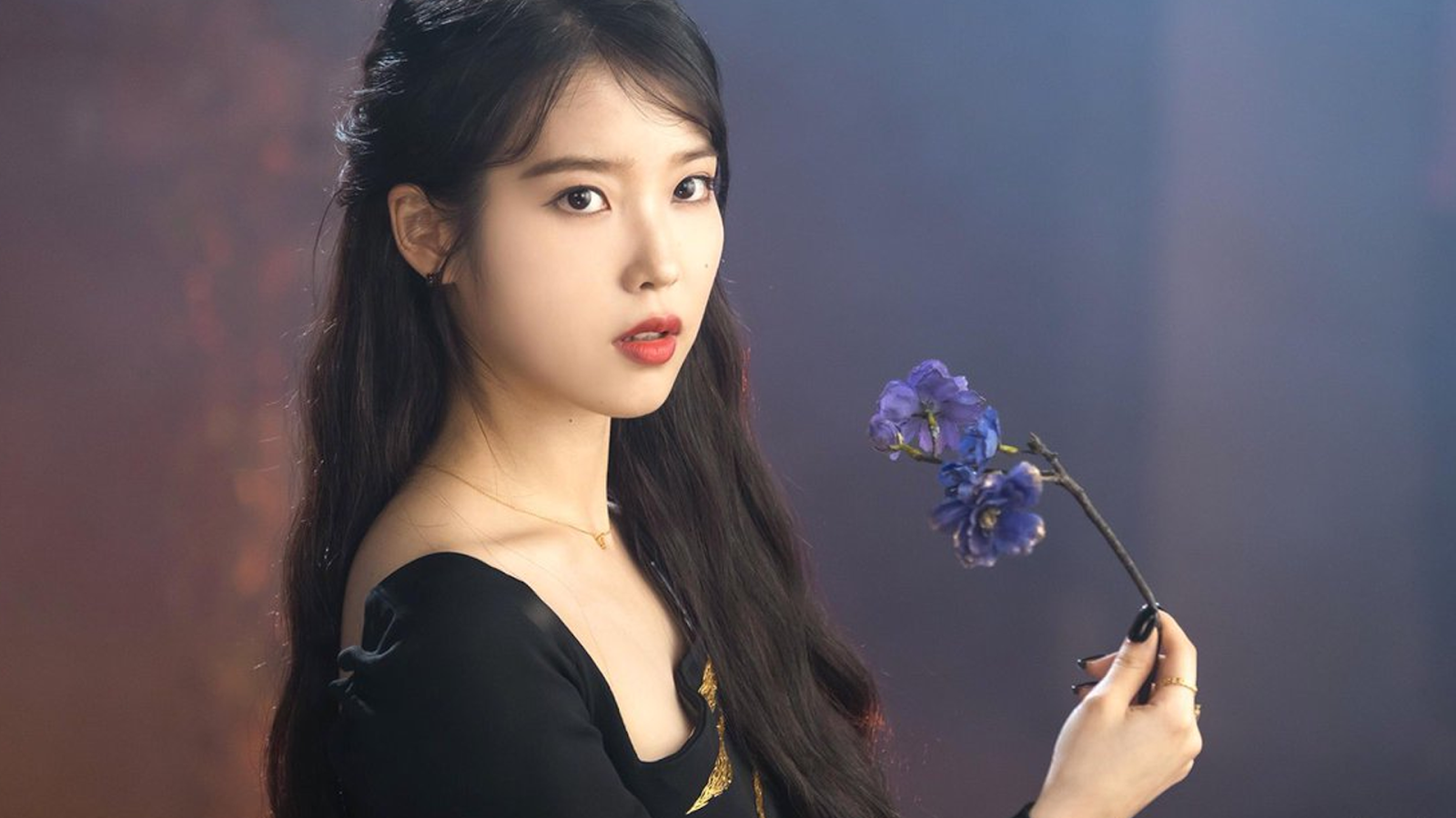 IU (Lee Ji-eun) em Hotel Del Luna.