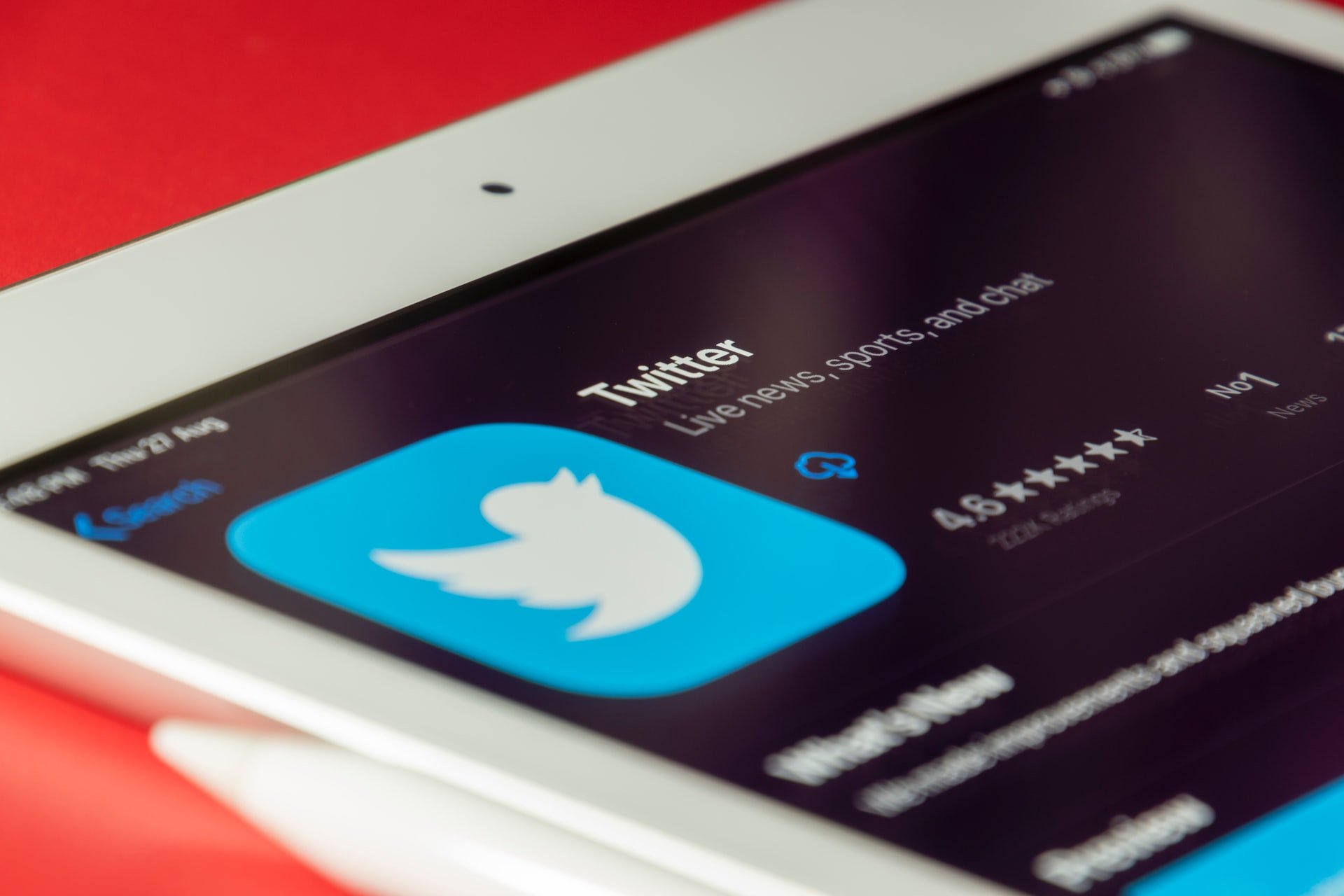 Twitter perdeu diversos anunciantes após a polêmica dos “fake verificados”.