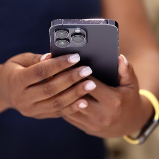 Imagem de Fábrica do iPhone tem protesto de funcionários e confronto com polícia