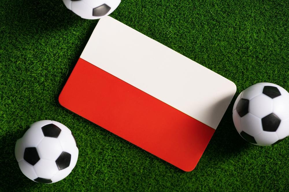 No último jogo da Polônia, o artilheiro Robert Lewandowski perdeu a oportunidade de acertar um gol durante a cobrança de pênaltis.