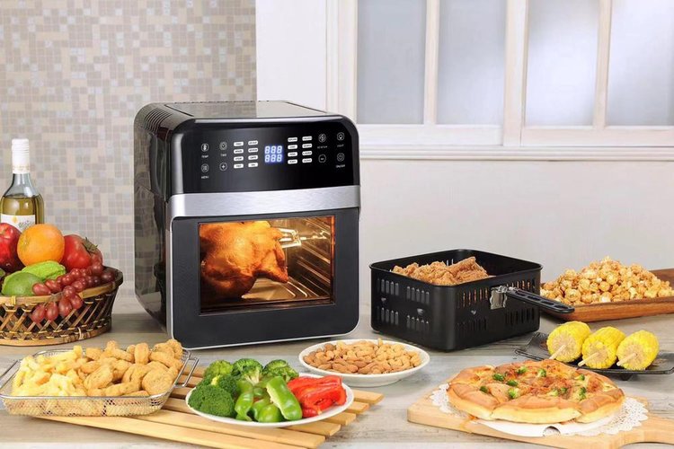 O modelo Oven é maior e possibilita mais opções de receitas