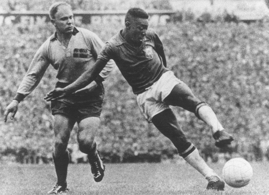 Pelé teve uma atuação histórica na final da Copa do Mundo de 1958, na Suécia
