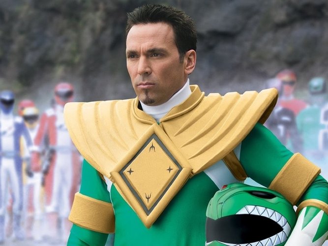 Jason David Frank como o ranger verde, papel que o marcou nas telinhas e nas telonas.