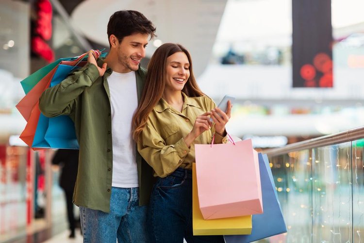 Bateu o arrependimento depois da Black Friday? É possível devolver os itens comprados e ter seu dinheiro de volta! (Shutterstock/Reprodução)