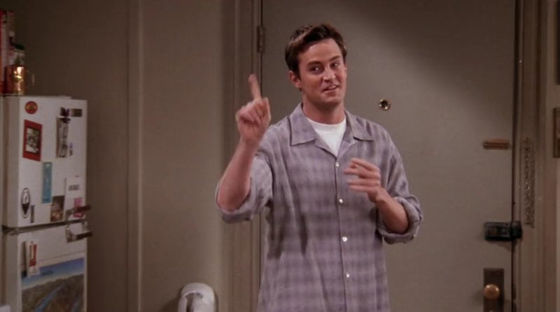 Matthew Perry atuando como Chadler Bing em Friends