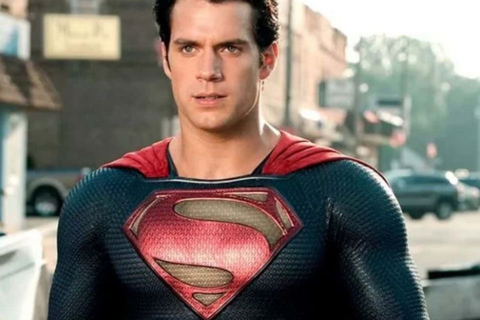 Superman: Henry Cavill promete filme emocionante em retorno à DC