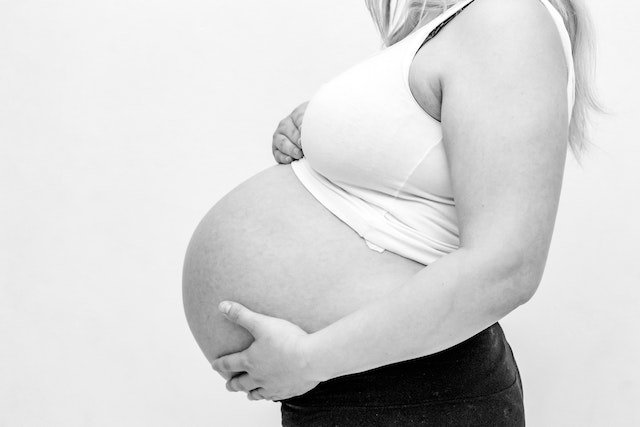 Para alguns estudiosos, a mudança é natural, e é uma forma adaptativa para a preparação para a chegada do bebê