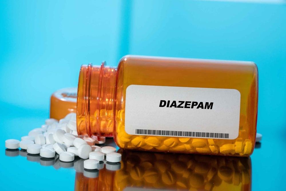 O diazepam é muito usado para o tratamento da síndrome, já que é um relaxante muscular e pode ajudar a aliviar os sintomas.