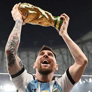 Imagem de Post de Messi com taça da Copa é o mais curtido no Instagram