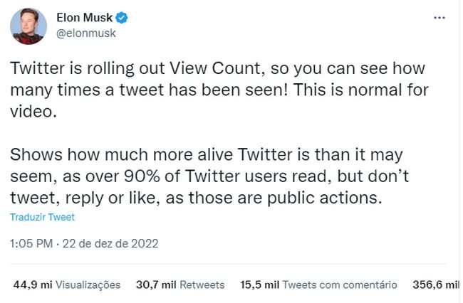 A quantidade de visualizações do tweet é atualizada em tempo real.