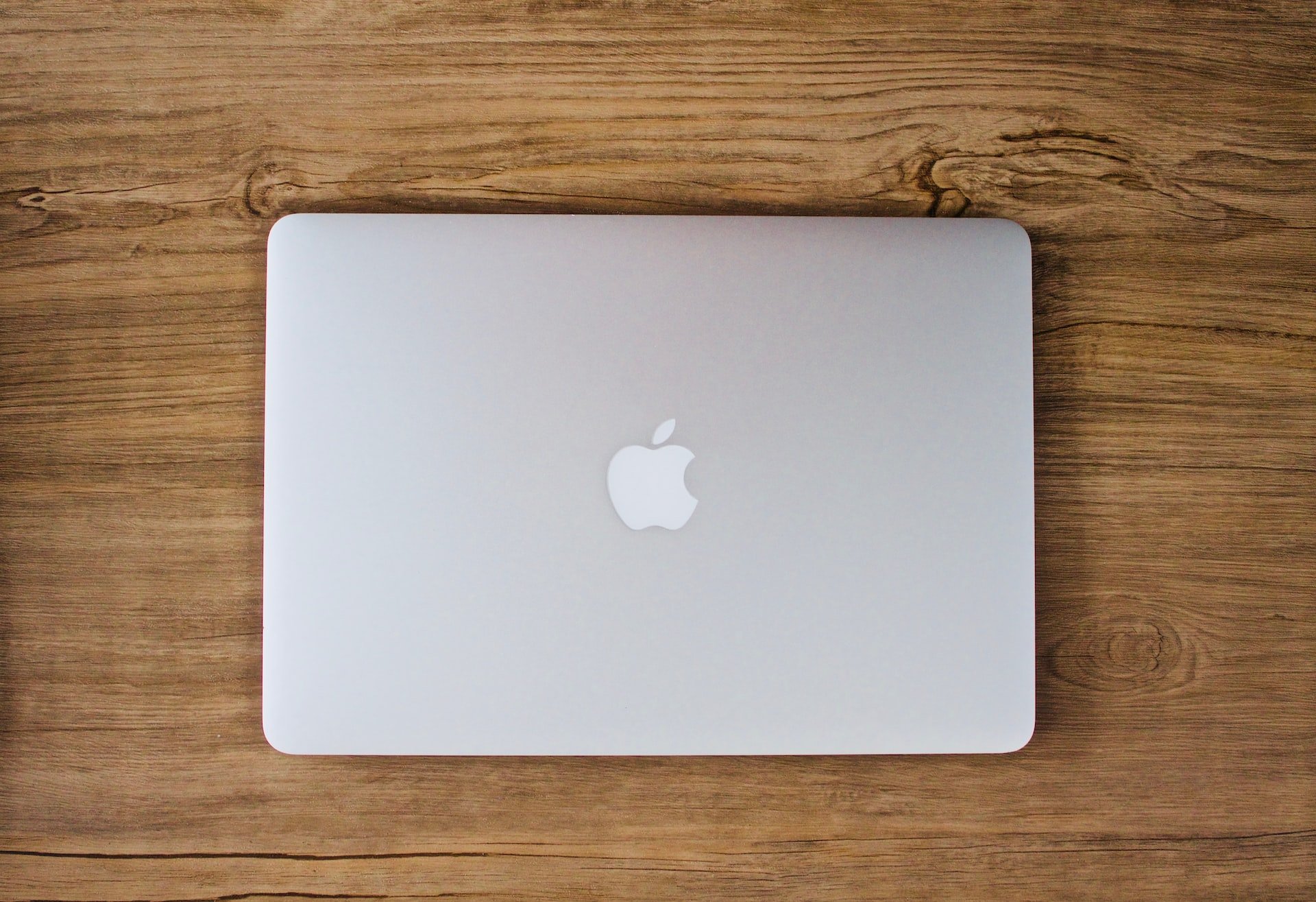 Apple teria pedido a redução da produção de peças de MacBooks e outros eletrônicos.