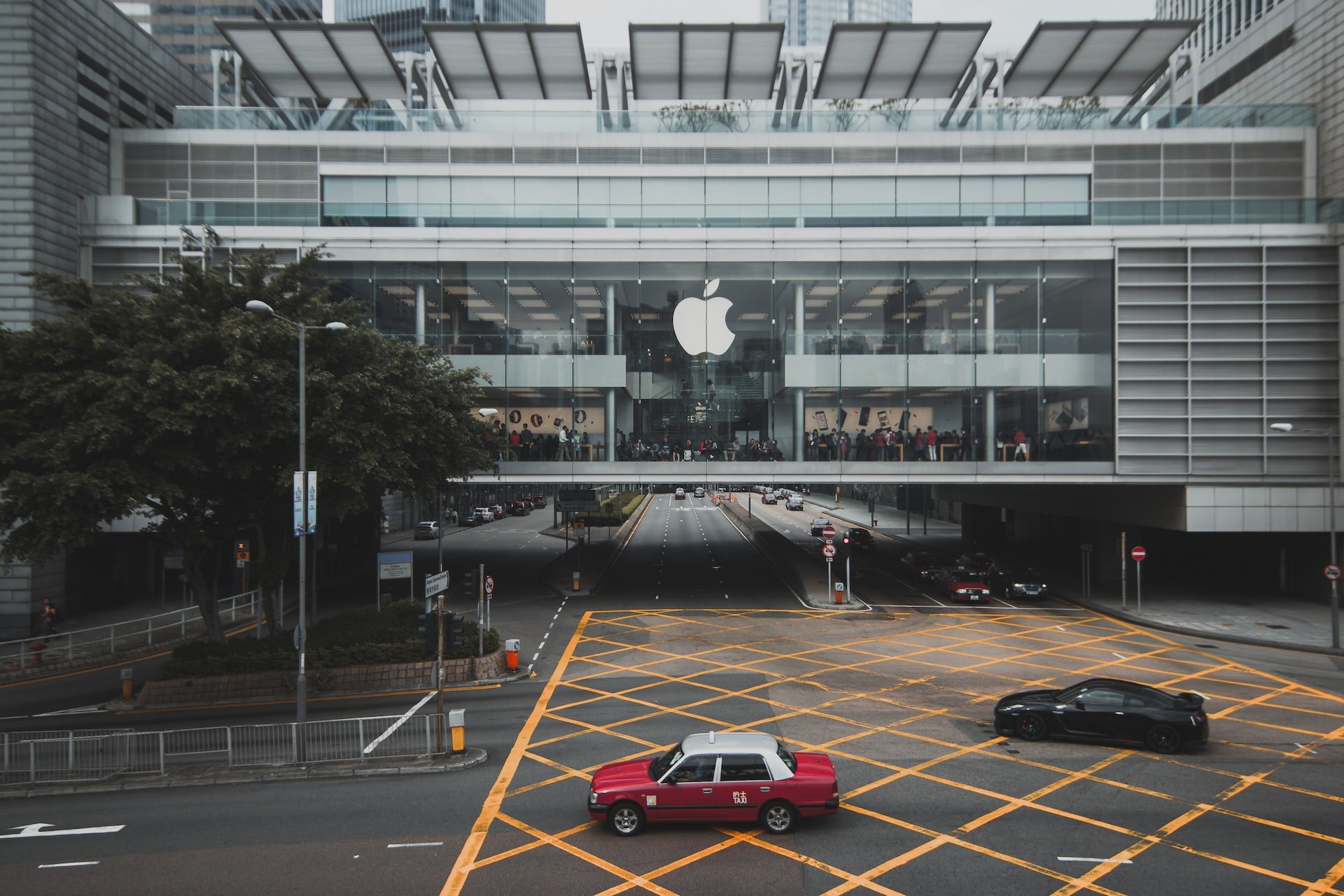 Apple agora pertence ao grupo de empresas que perderam US$ 1 trilhão em valor de mercado.
