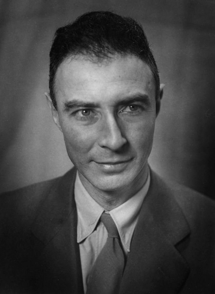 Oppenheimer ficou conhecido com o pai da bomba atômica (Fonte: Wikimedia Commons/Los Alamos National Laboratory)