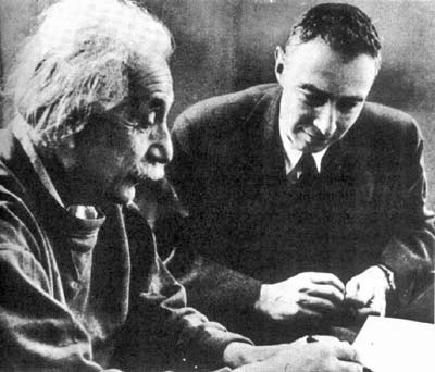 Oppenheimer trabalhou junto com outros grandes nomes da época como Albert Einstein (Fonte: Wikimedia Commons)