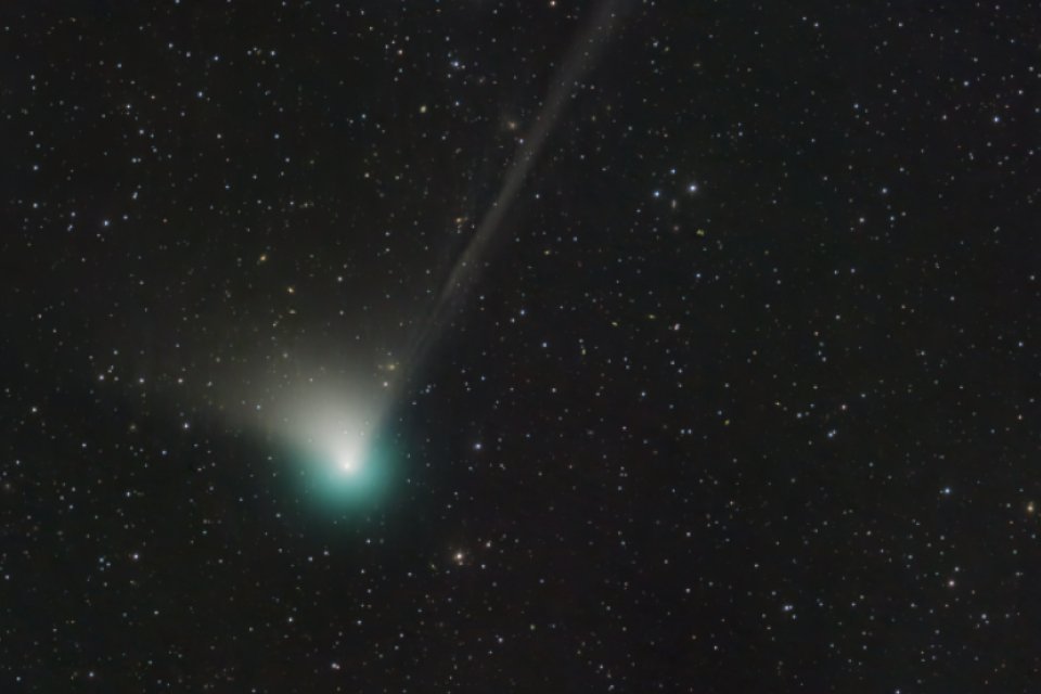 A comet visible to the naked eye returns to Earth after 50,000 years