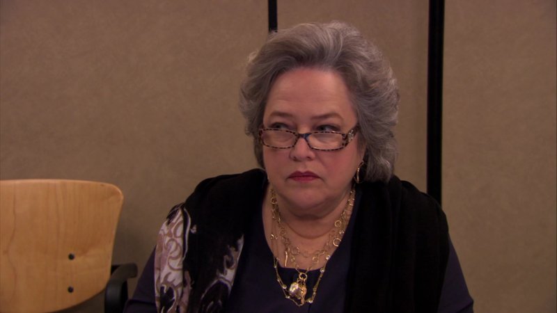 Kathy Bates seguiu firma no cinema e na televisão; a atriz até participou do sucesso The Office.