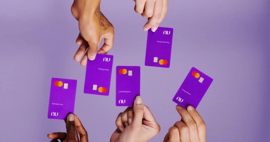 Clientes do Nubank podem pedir um cartão de crédito adicional sem pagar por isso