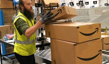 Amazon começa a comunicar demissões para 18 mil funcionários