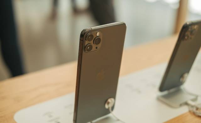 As demissões da Apple ainda não afetam os funcionários das lojas próprias da marca.