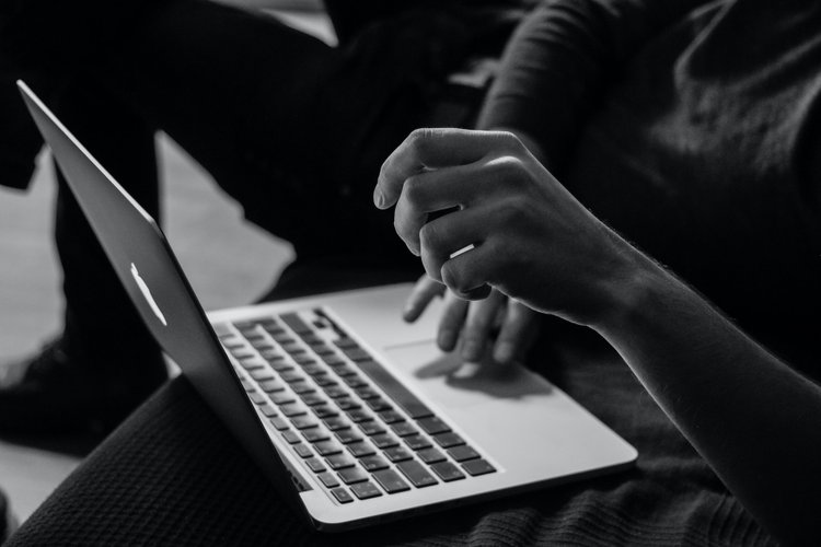 MacBooks Air e Pro de 2013 também estão recebendo atualização do macOS.