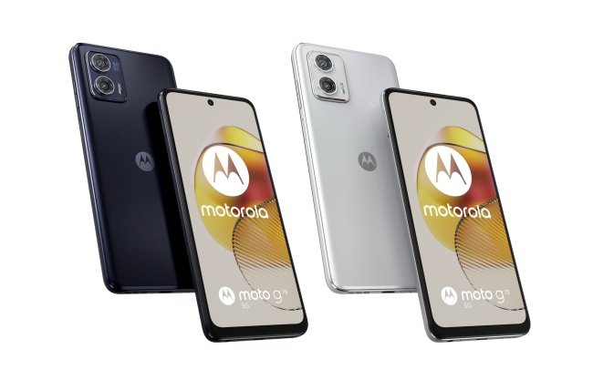 Moto G73.