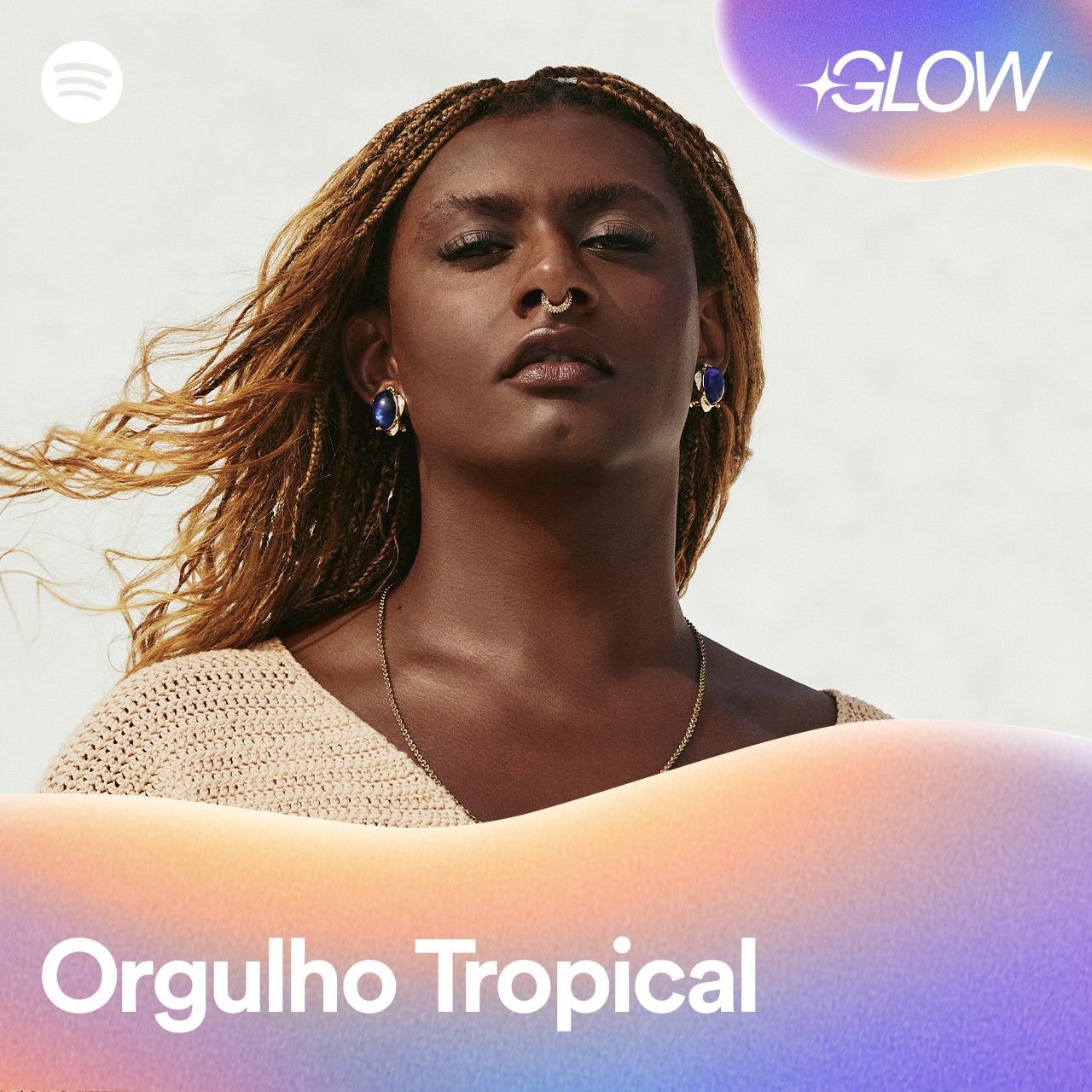 A brasileira Liniker é capa da playlist o “Orgulho Tropical” no hub GLOW.