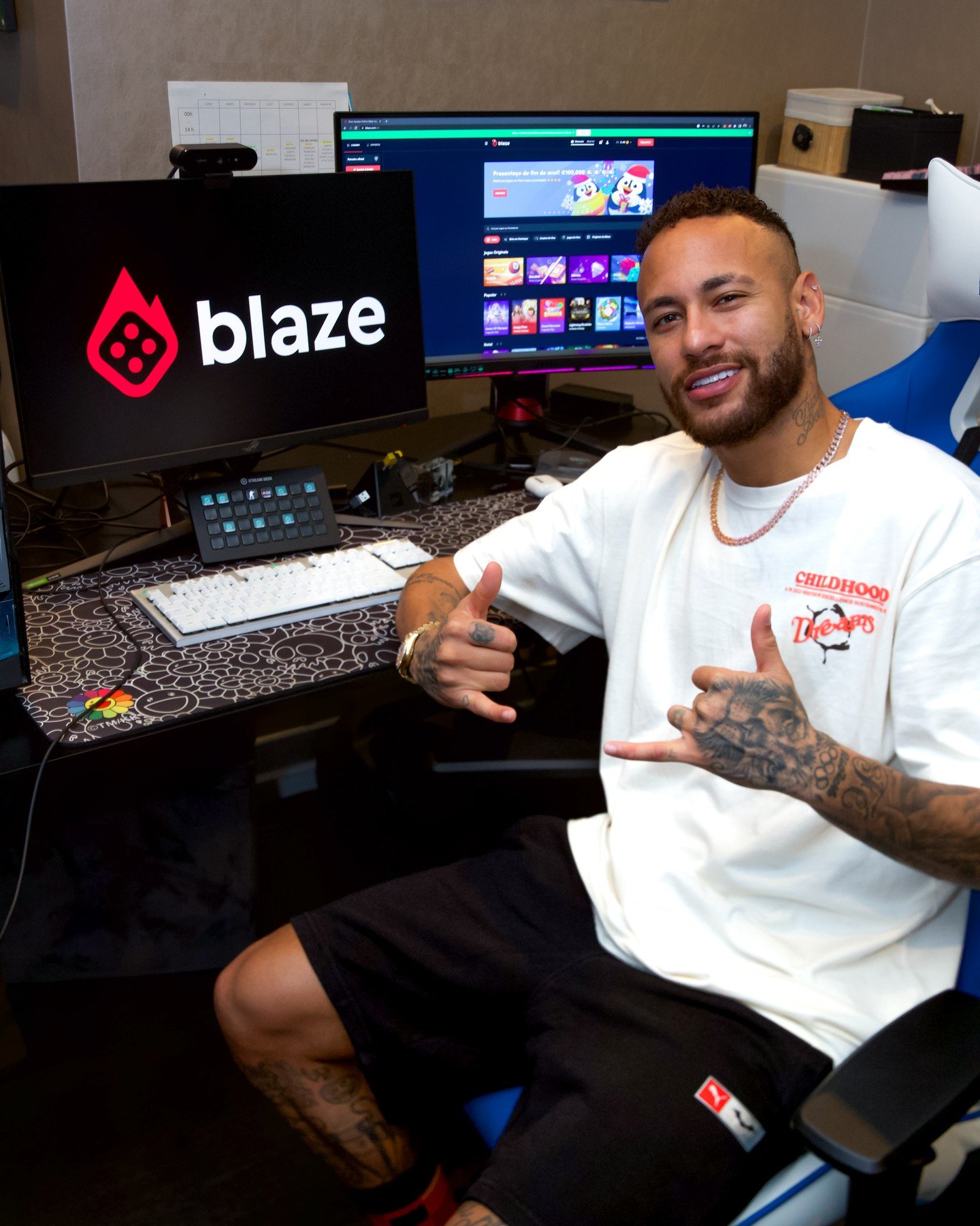 O craque Neymar também é patrocinado pela Blaze. (Fonte: Blaze/Instagram/Divulgação.)