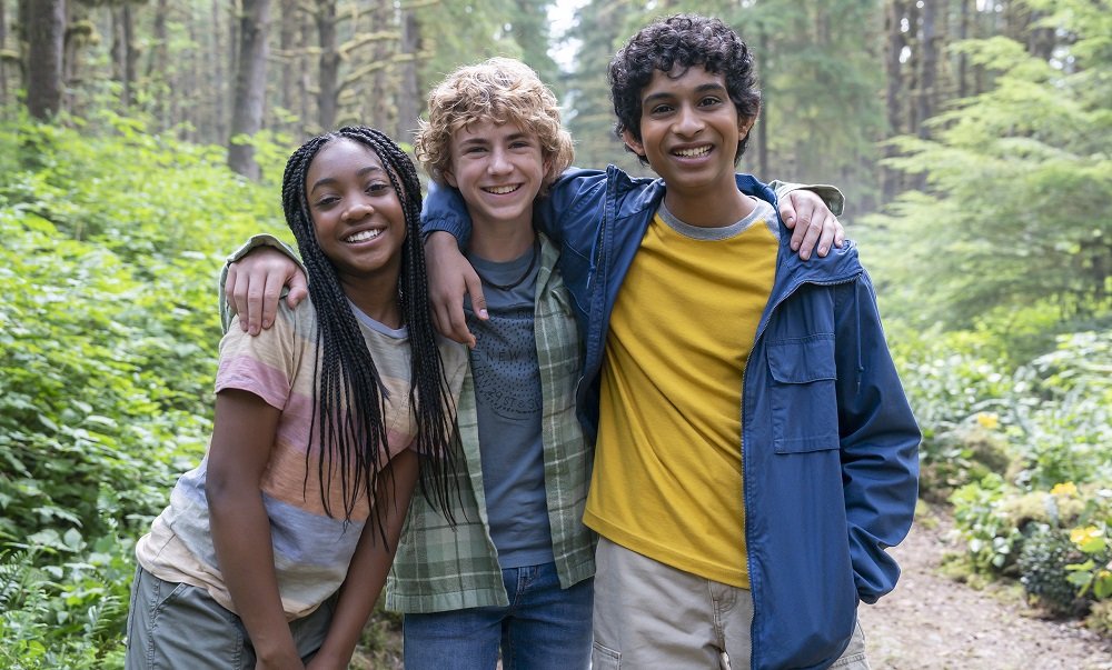 Leah Jeffries, Walker Scobell e Aryan Simhadri caracterizados como Annabeth, Percy e Grover, respectivamente. (Instagram/Disney Plus/Reprodução)