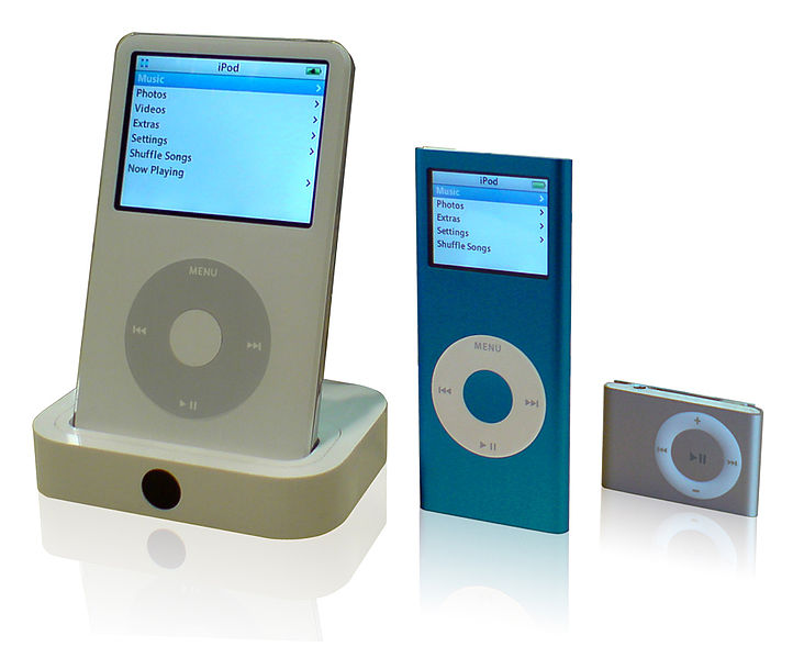 Diversos modelos do iPod.
