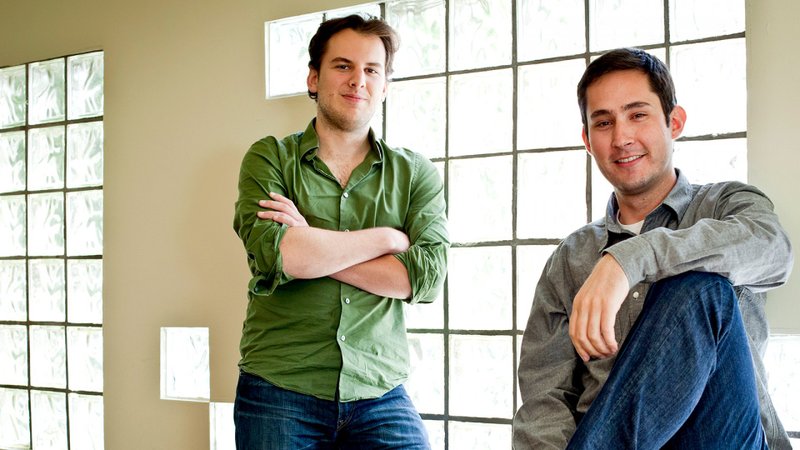 Kevin Systrom (à direita) e Mike Krieger.