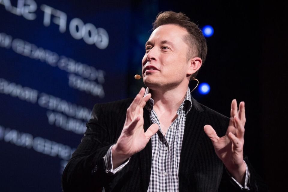 Elon Musk ainda busca formas de aumentar os lucros da plataforma.