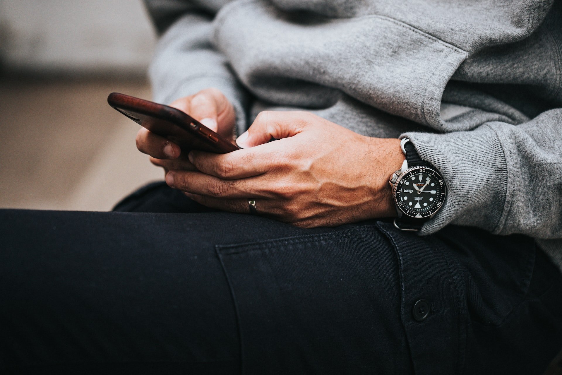 Governo americano pretende aumentar as opções de espaços para aquisição de apps.