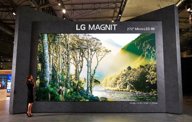 A LG MAGNIT 8K foi atração da Feira ISE 2023 em Barcelona.