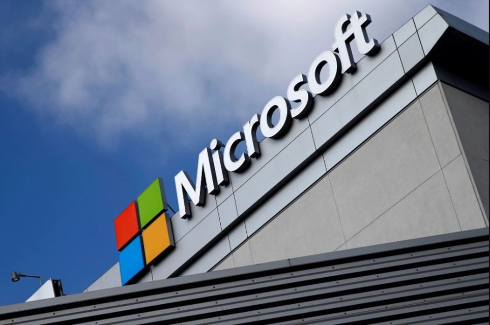 A Microsoft segue investindo pesado no ChatGPT, integrando-o a outras de suas ferramentas.