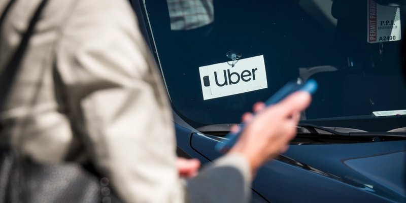 Se beber, não dirija! Deixe o Uber instalado no celular para ter como voltar. (Fonte: Getty Images/Reprodução)