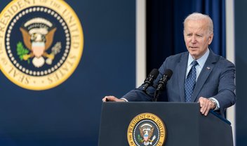 OVNIs derrubados pelos EUA seriam balões de pesquisa, diz Biden