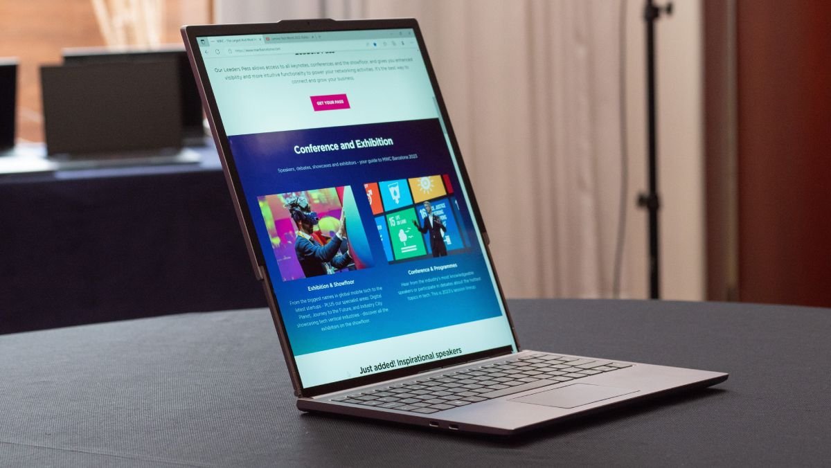 ThinkPad com tela enrolável oferece maior área de trabalho para os usuários.