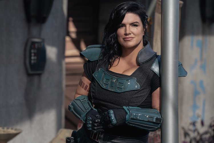 Após emitir diversas opiniões polêmicas em suas redes sociais, Gina Carano foi demitida de The Mandalorian.