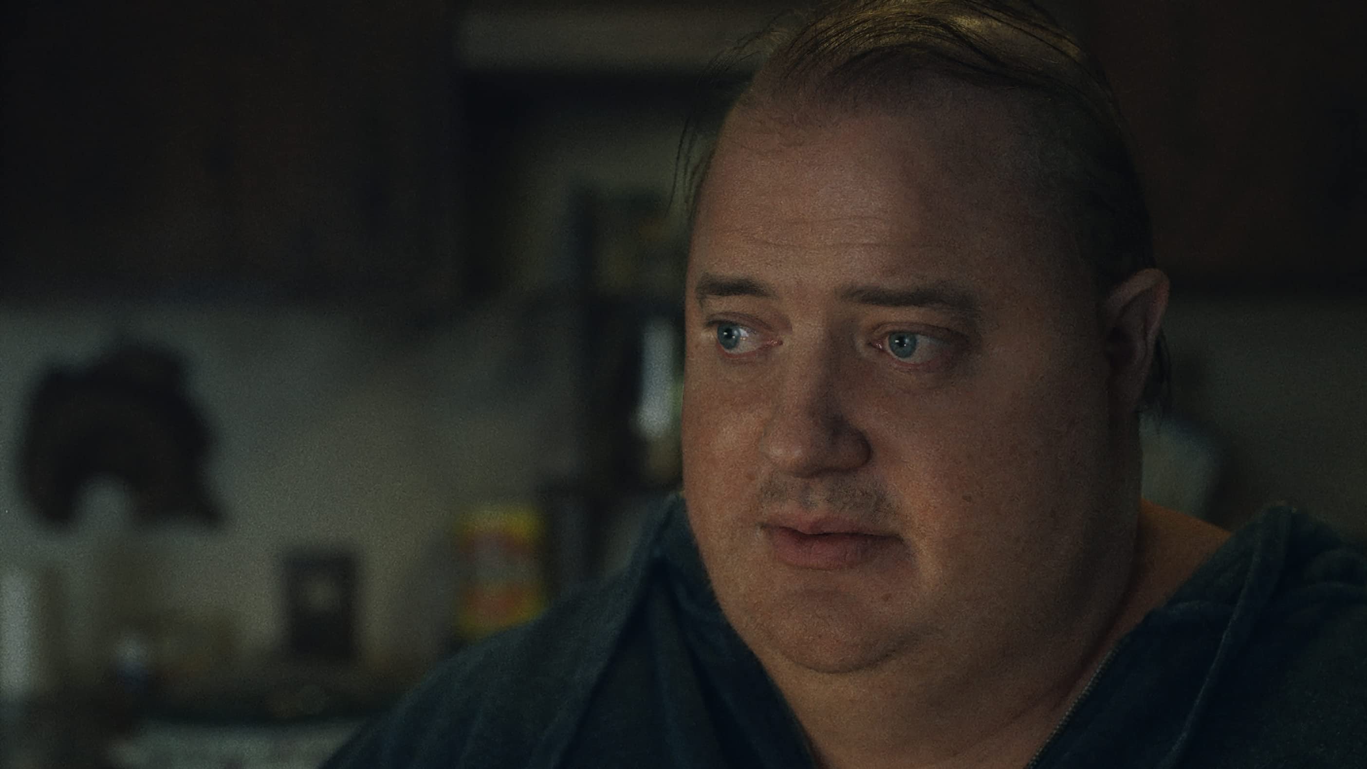 Brendan Fraser vive um personagem com obesidade mórbida em The Whale, que tem reunido diversas críticas.