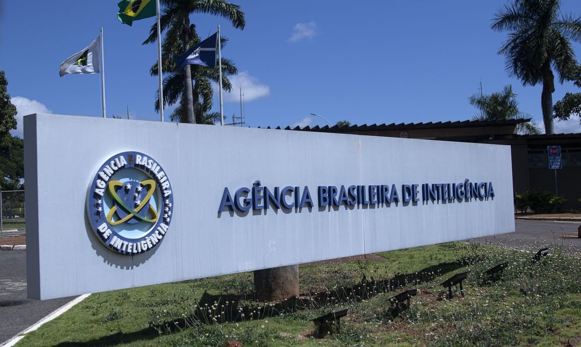 Os civis devem retomar o comando da Abin, que foi criada para ser uma agência de inteligência fora da estrutura militar. (Fonte: Agência Brasil/Antônio Cruz/Reprodução)