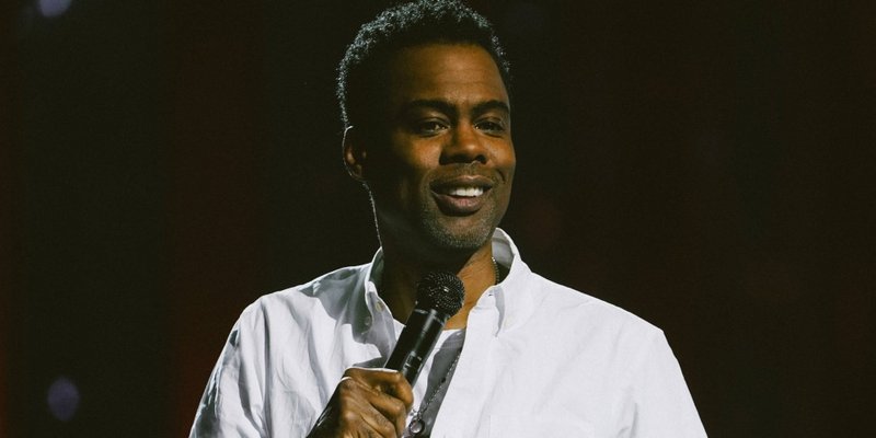 Chris Rock em seu especial na Netflix: Chris Rock: Indignação Seletiva. (Fonte: Netflix/Divulgação)