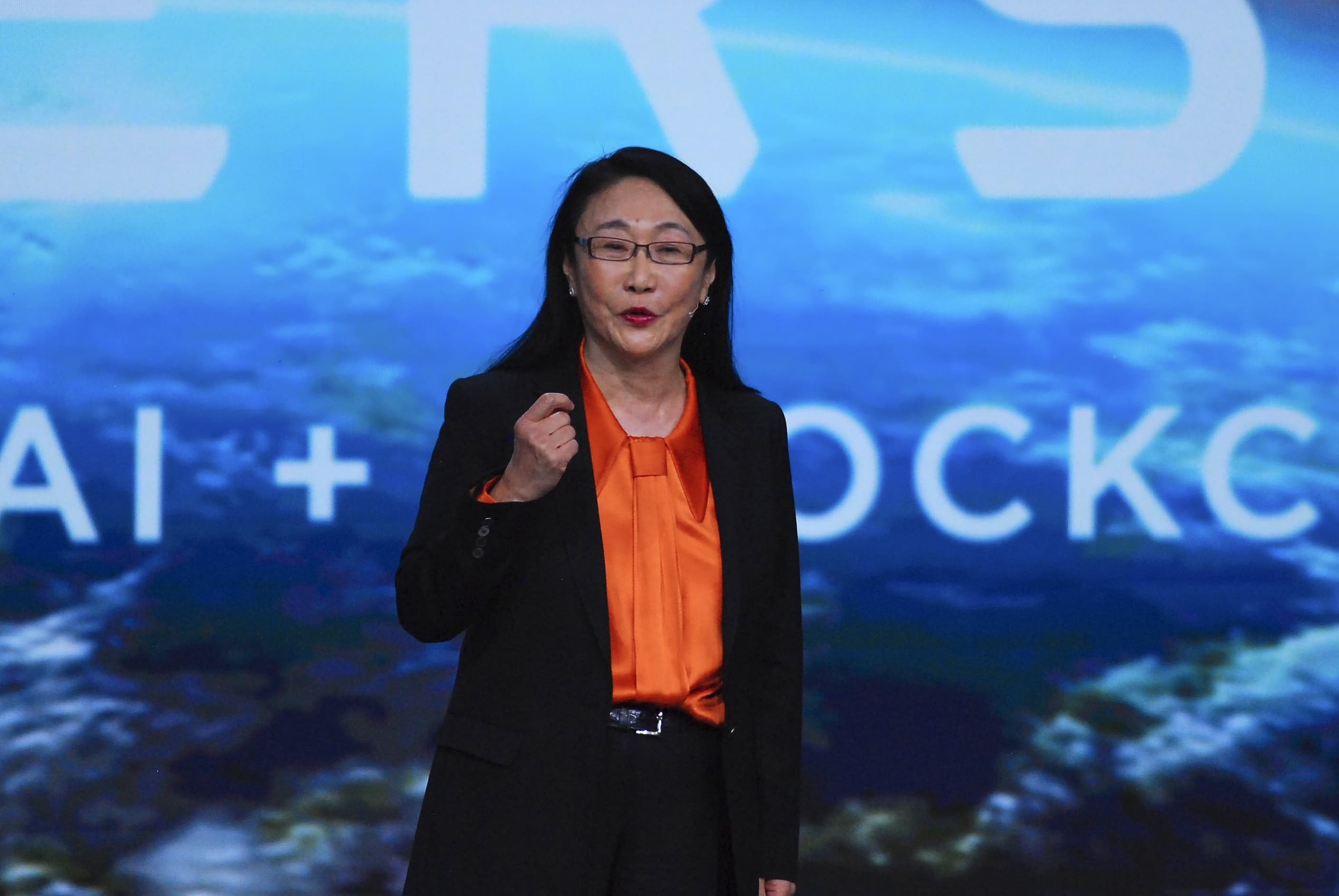 Cher Wang, cofundadora e CEO da HTC, durante o MWC 2023.