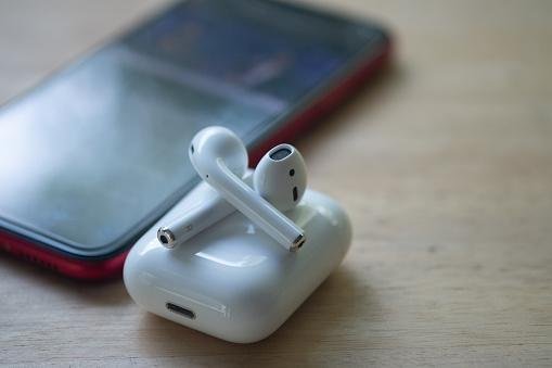 Os Airpods da Apple são fones TWS