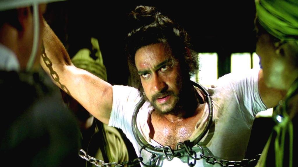 Ajay Devgan vive o personagem protagonista do filme indiano.