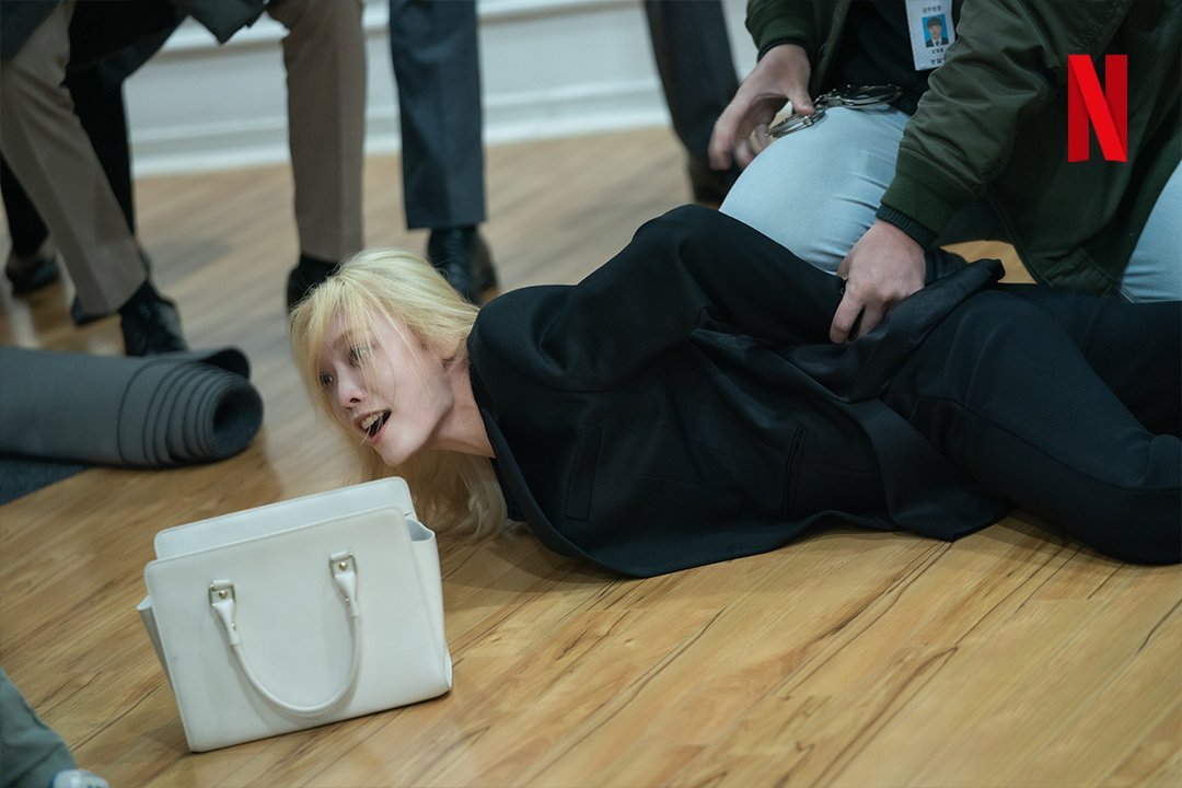 Kim Hi Eo Ra como Lee Sa Ra no drama A Lição | | Divulgação / Netflix